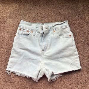 Levi’s high rise shorts size 23